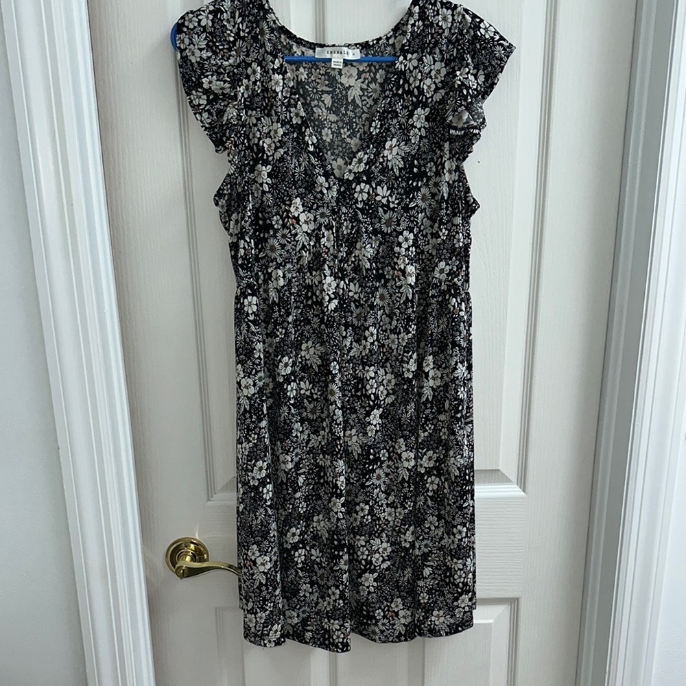 Emerald Black and White Ruffled Cap Sleeve Dress